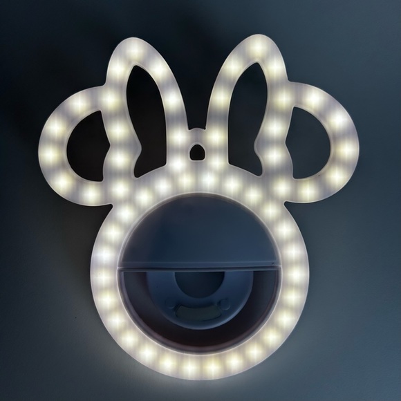 Minnie Mouse Selfie Light ๐ - Picture 8 of 11